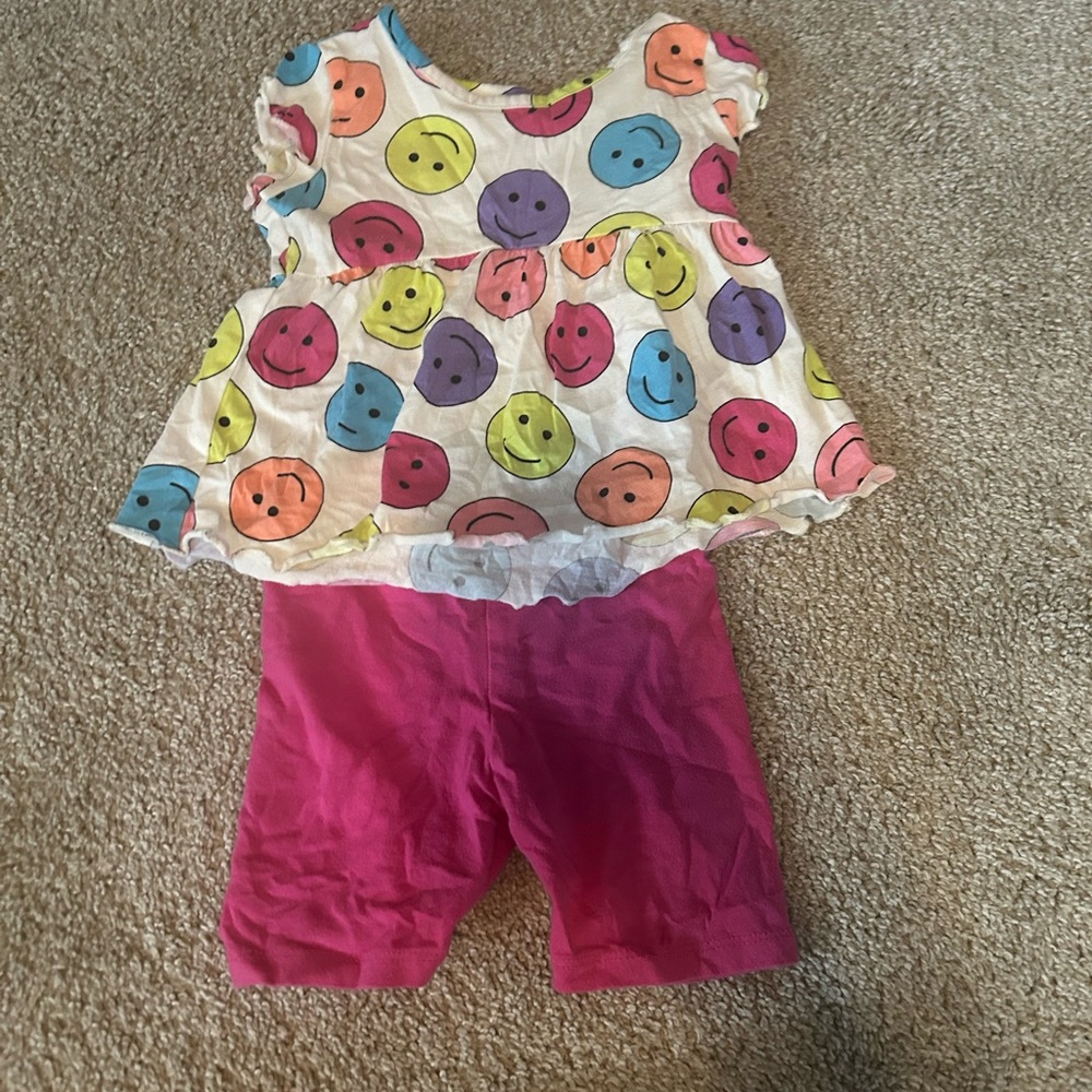 Children’s Place 12-18 Month Smilie Face Short Set